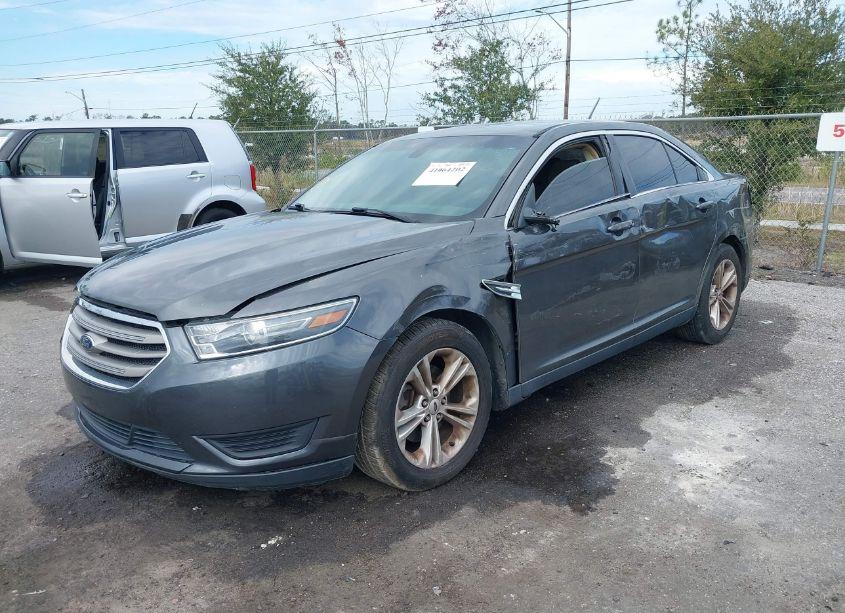 Photo 2 of 2017 Ford Taurus SE (VIN 1FAHP2D87HG135835)