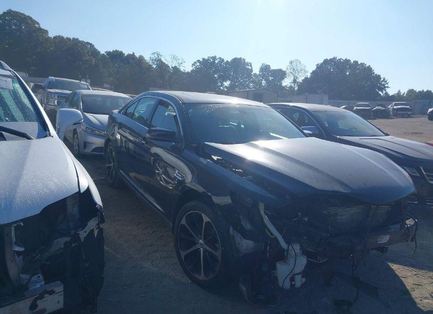 2015 Ford Taurus SE (VIN 1FAHP2D88FG153645) main photo