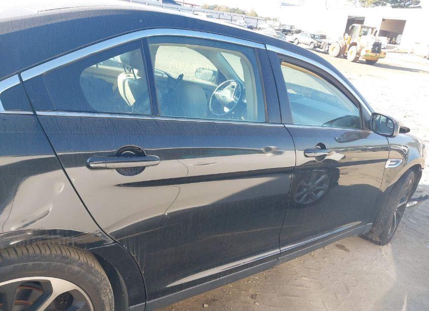 Photo 12 of 2015 Ford Taurus SE (VIN 1FAHP2D88FG153645)