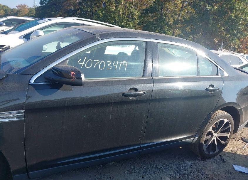 Photo 13 of 2015 Ford Taurus SE (VIN 1FAHP2D88FG153645)