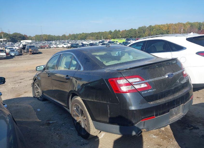 Photo 3 of 2015 Ford Taurus SE (VIN 1FAHP2D88FG153645)
