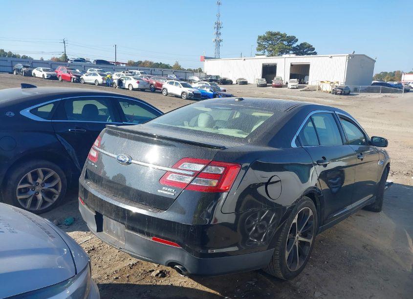 Photo 4 of 2015 Ford Taurus SE (VIN 1FAHP2D88FG153645)