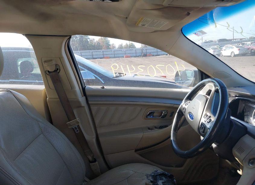 Photo 5 of 2015 Ford Taurus SE (VIN 1FAHP2D88FG153645)