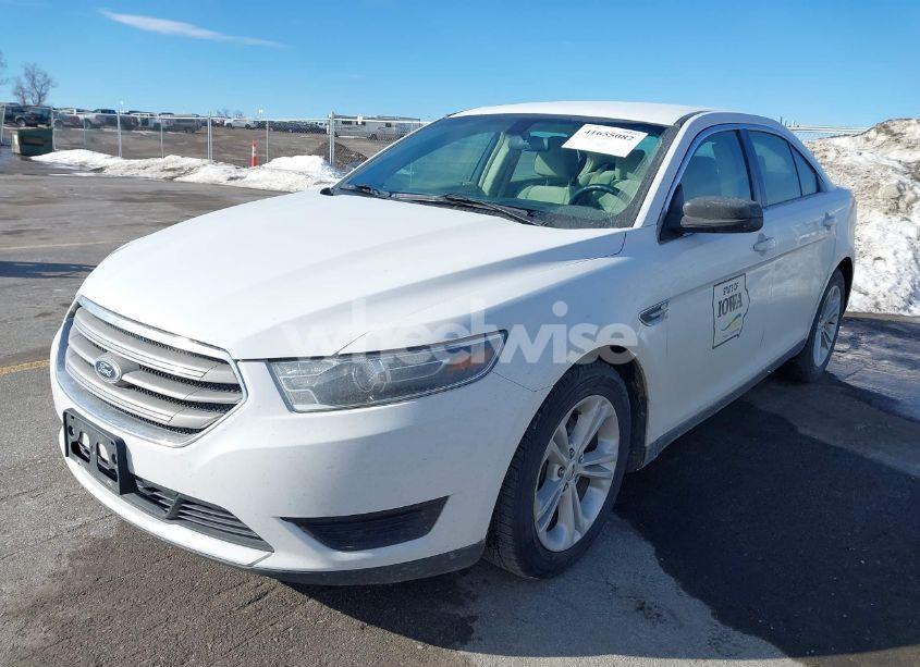 Photo 2 of 2015 Ford Taurus SE (VIN 1FAHP2D88FG190422)