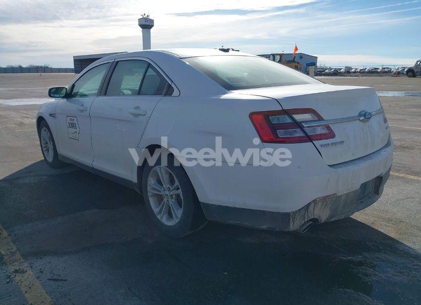 Photo 3 of 2015 Ford Taurus SE (VIN 1FAHP2D88FG190422)