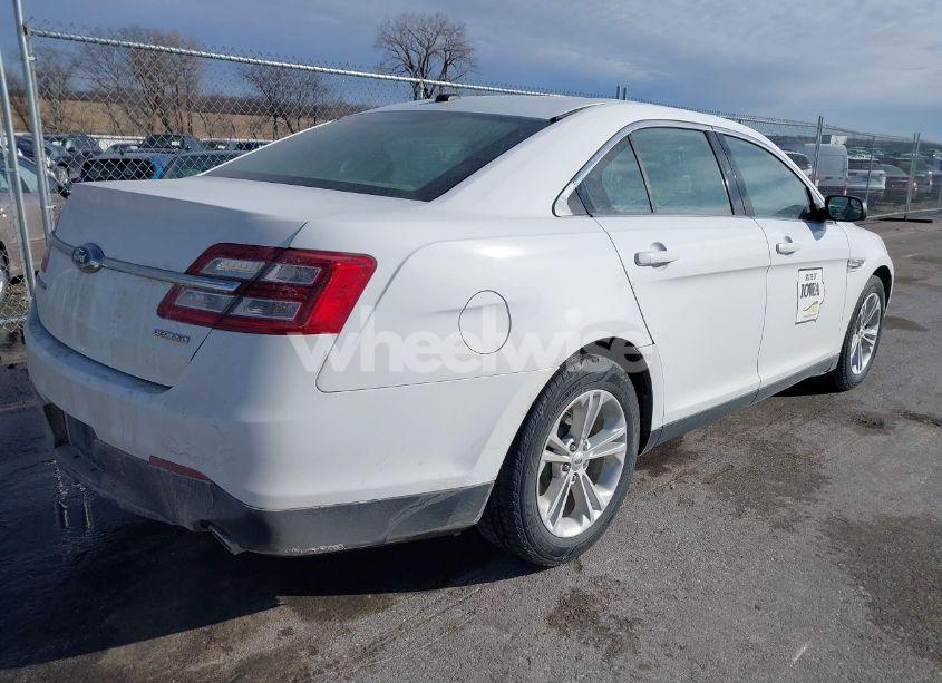 Photo 4 of 2015 Ford Taurus SE (VIN 1FAHP2D88FG190422)