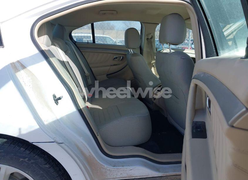 Photo 8 of 2015 Ford Taurus SE (VIN 1FAHP2D88FG190422)