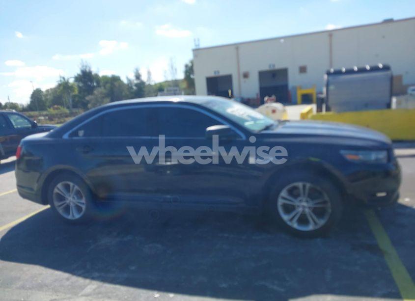 Photo 13 of 2015 Ford Taurus SE (VIN 1FAHP2D88FG192543)