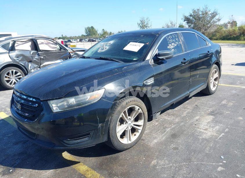 Photo 2 of 2015 Ford Taurus SE (VIN 1FAHP2D88FG192543)