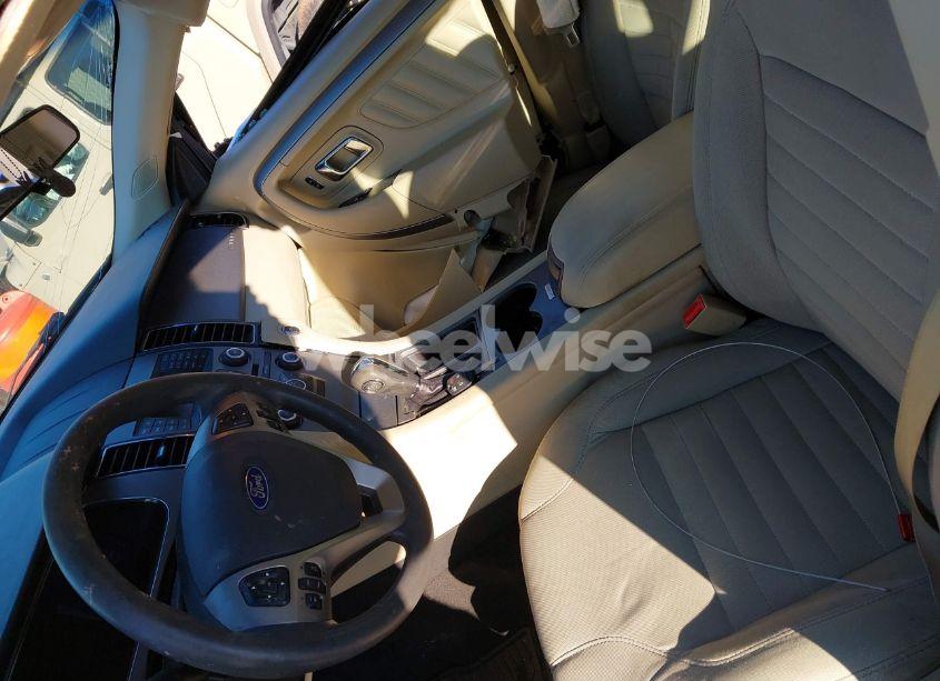 Photo 5 of 2016 Ford Taurus SE (VIN 1FAHP2D88GG121635)