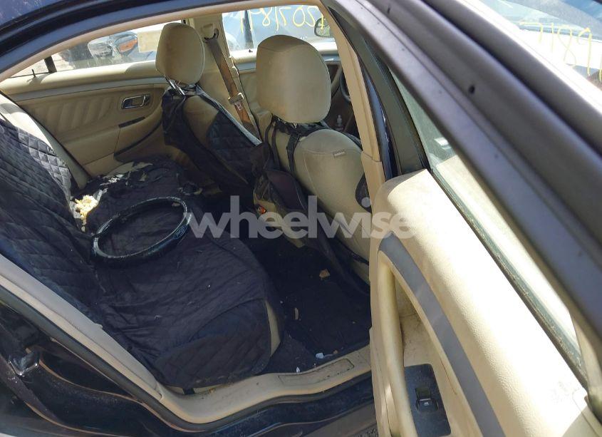 Photo 8 of 2017 Ford Taurus SE (VIN 1FAHP2D88HG113911)