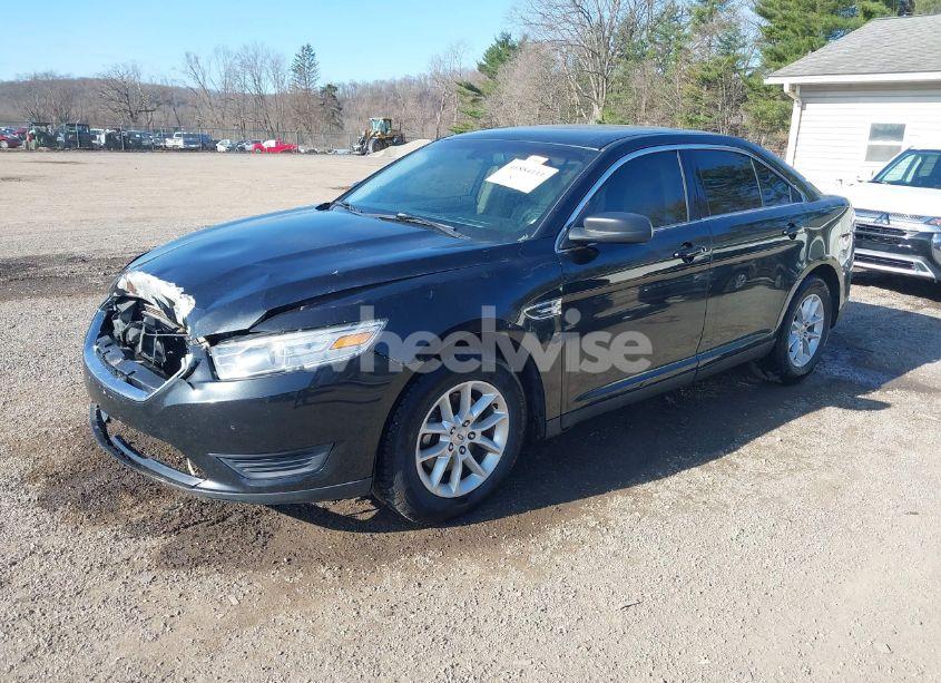 Photo 2 of 2013 Ford Taurus SE (VIN 1FAHP2D8XDG108283)