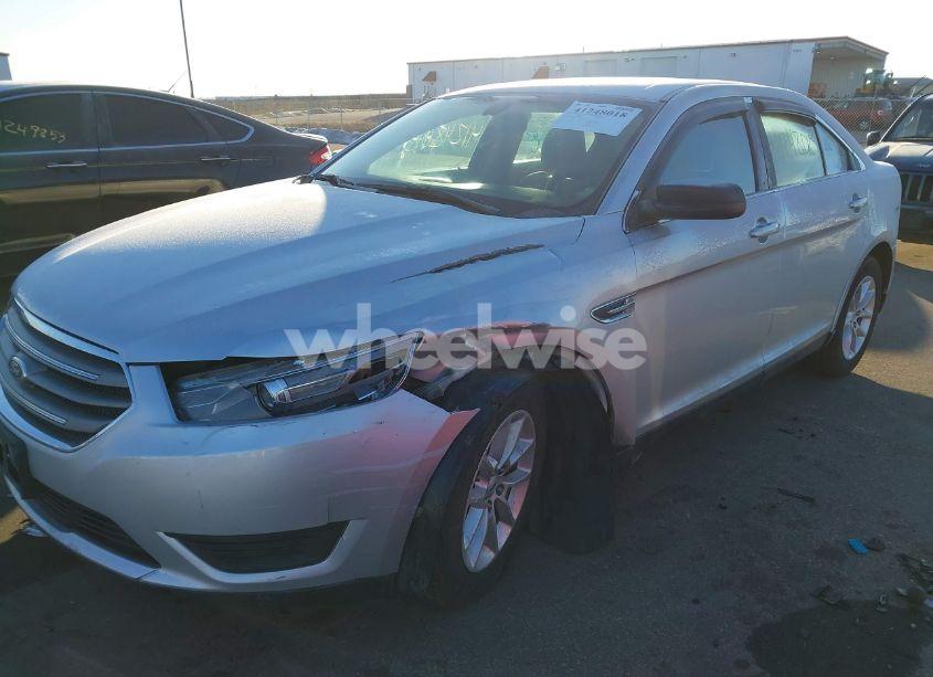Photo 2 of 2014 Ford Taurus SE (VIN 1FAHP2D8XEG114067)