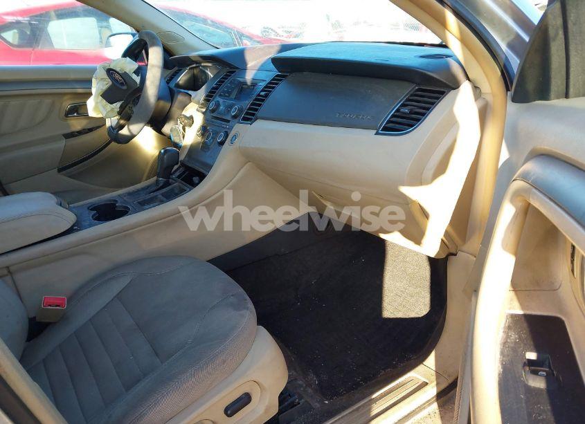 Photo 5 of 2014 Ford Taurus SE (VIN 1FAHP2D8XEG114067)