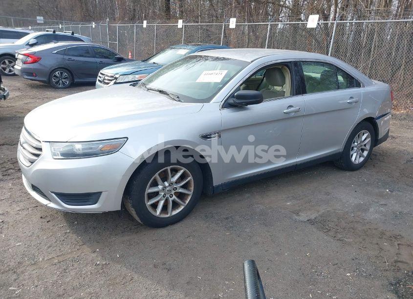 Photo 2 of 2014 Ford Taurus SE (VIN 1FAHP2D8XEG115879)