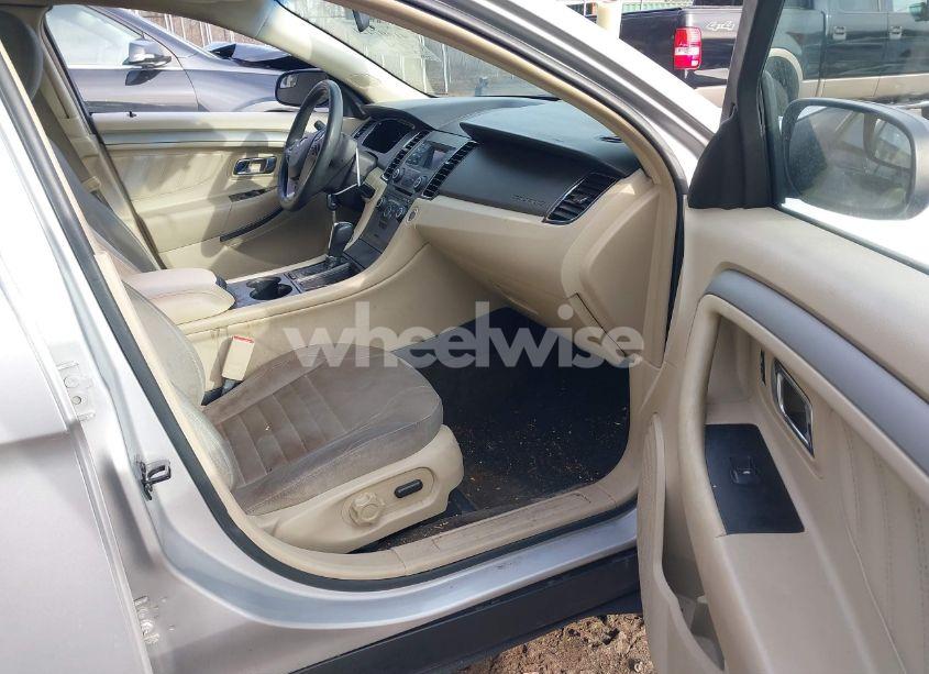 Photo 5 of 2014 Ford Taurus SE (VIN 1FAHP2D8XEG115879)