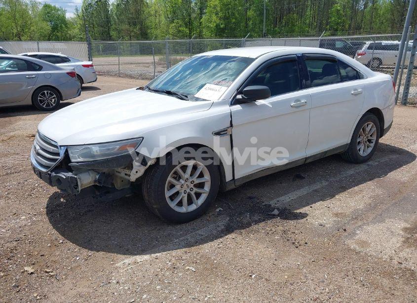 Photo 2 of 2014 Ford Taurus SE (VIN 1FAHP2D8XEG145366)