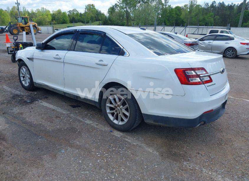 Photo 3 of 2014 Ford Taurus SE (VIN 1FAHP2D8XEG145366)