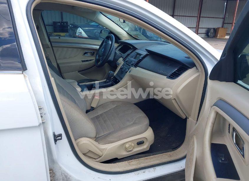 Photo 5 of 2014 Ford Taurus SE (VIN 1FAHP2D8XEG145366)