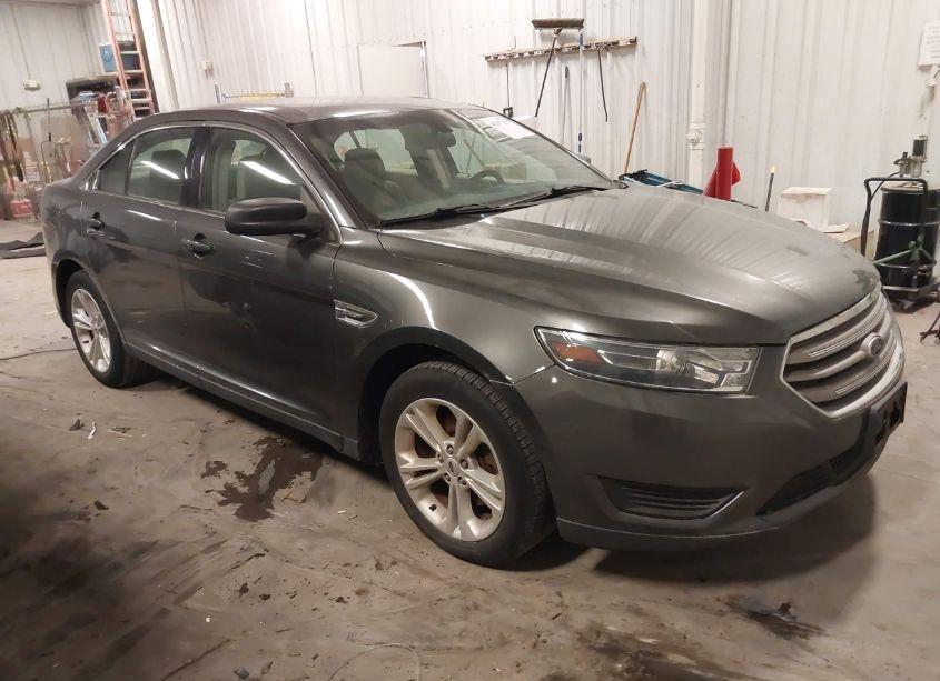 2015 Ford Taurus SE (VIN 1FAHP2D8XFG154313) main photo