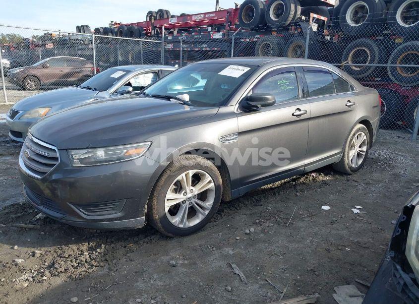 Photo 2 of 2015 Ford Taurus SE (VIN 1FAHP2D8XFG181124)