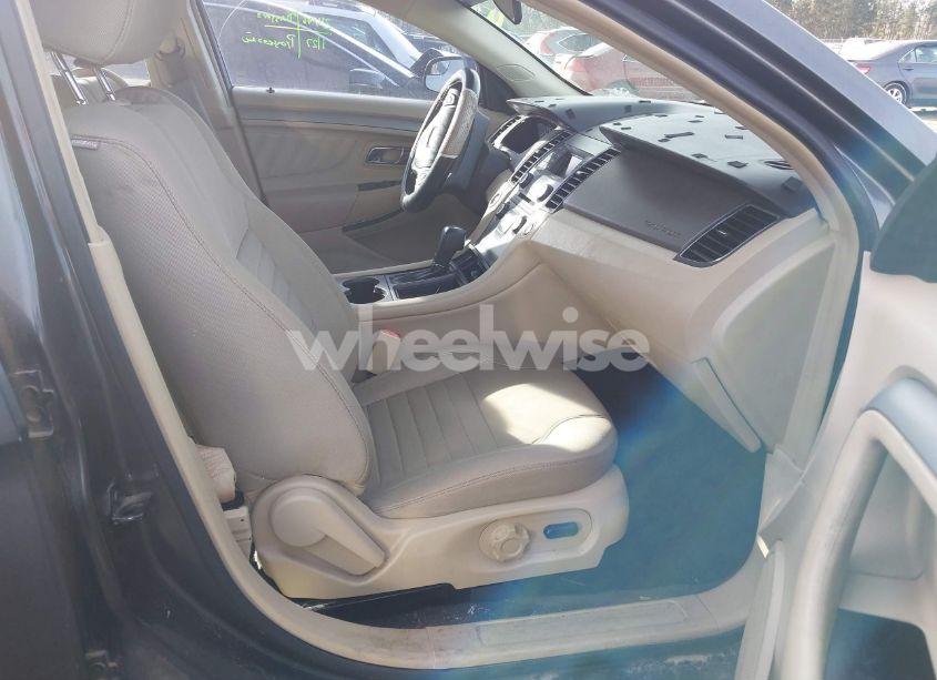 Photo 5 of 2015 Ford Taurus SE (VIN 1FAHP2D8XFG181124)