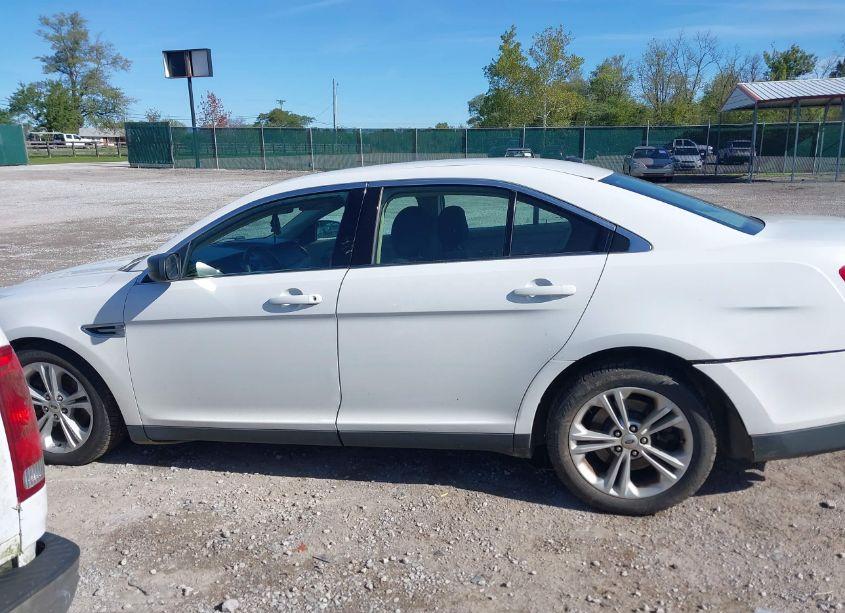 Photo 14 of 2015 Ford Taurus SE (VIN 1FAHP2D8XFG200237)