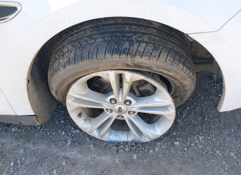 Photo 18 of 2015 Ford Taurus SE (VIN 1FAHP2D8XFG200237)