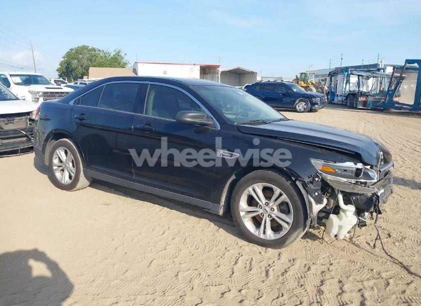 2016 Ford Taurus SE (VIN 1FAHP2D8XGG129543) main photo