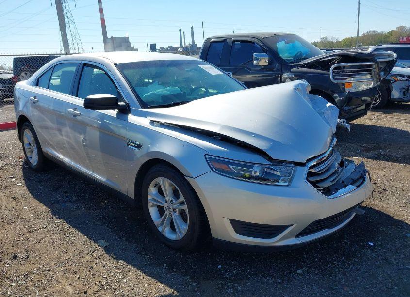 2016 Ford Taurus SE (VIN 1FAHP2D8XGG133172) main photo