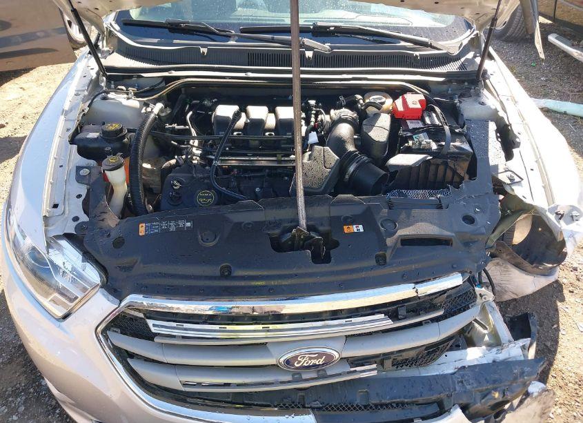 Photo 10 of 2016 Ford Taurus SE (VIN 1FAHP2D8XGG133172)