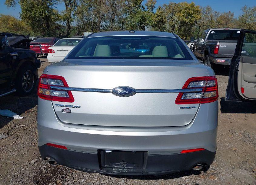 Photo 16 of 2016 Ford Taurus SE (VIN 1FAHP2D8XGG133172)