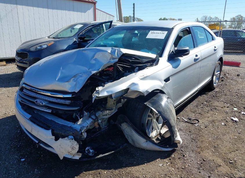 Photo 2 of 2016 Ford Taurus SE (VIN 1FAHP2D8XGG133172)