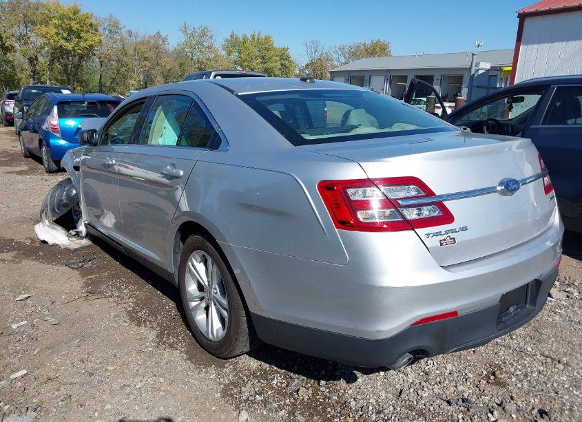 Photo 3 of 2016 Ford Taurus SE (VIN 1FAHP2D8XGG133172)