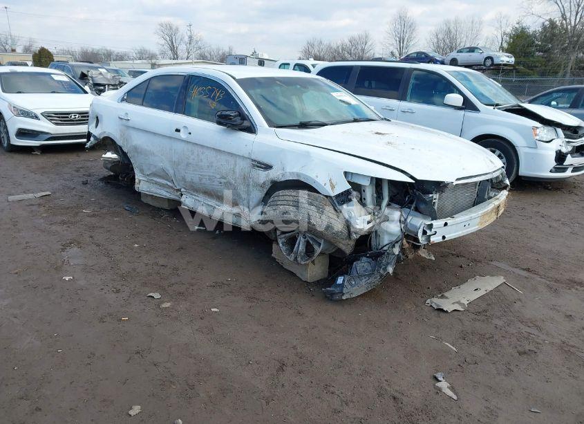 2016 Ford Taurus SE (VIN 1FAHP2D8XGG146830) main photo