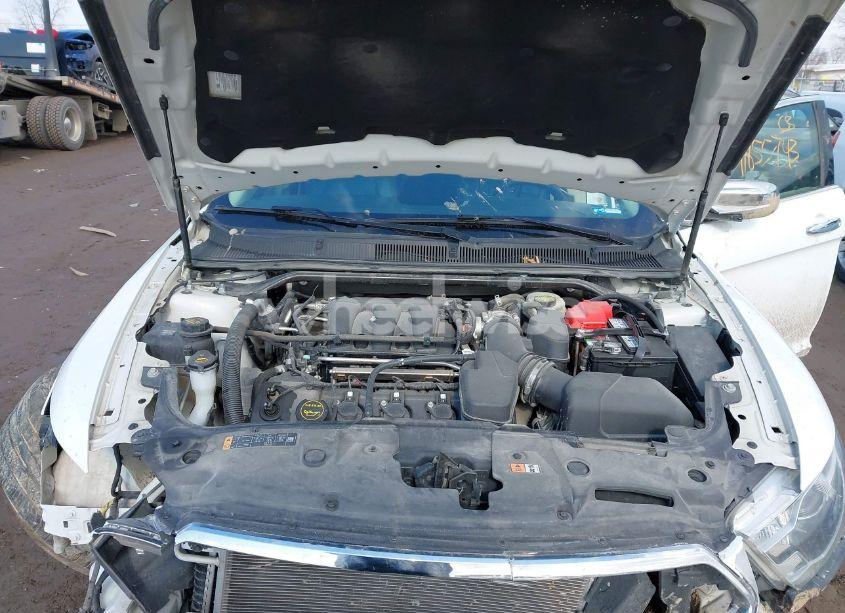 Photo 10 of 2016 Ford Taurus SE (VIN 1FAHP2D8XGG146830)