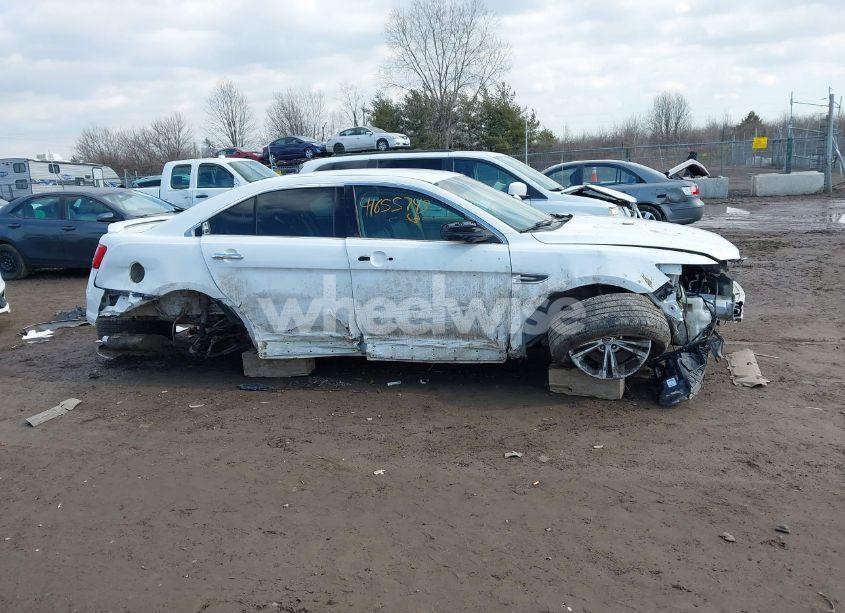 Photo 14 of 2016 Ford Taurus SE (VIN 1FAHP2D8XGG146830)