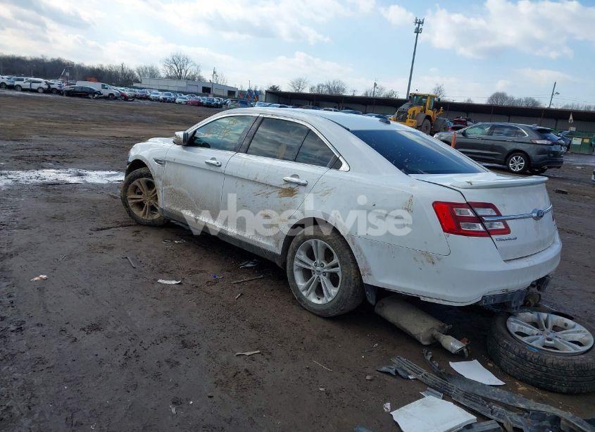 Photo 3 of 2016 Ford Taurus SE (VIN 1FAHP2D8XGG146830)