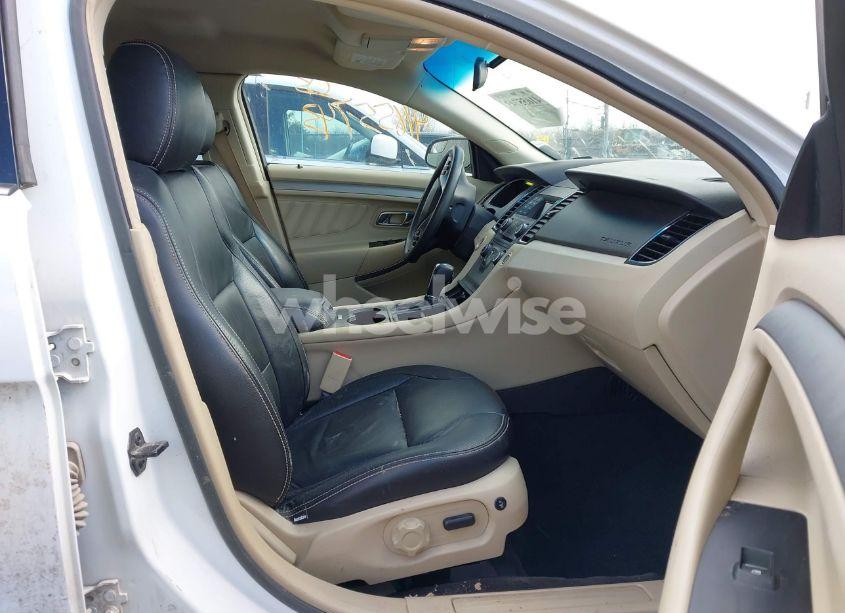 Photo 5 of 2016 Ford Taurus SE (VIN 1FAHP2D8XGG146830)