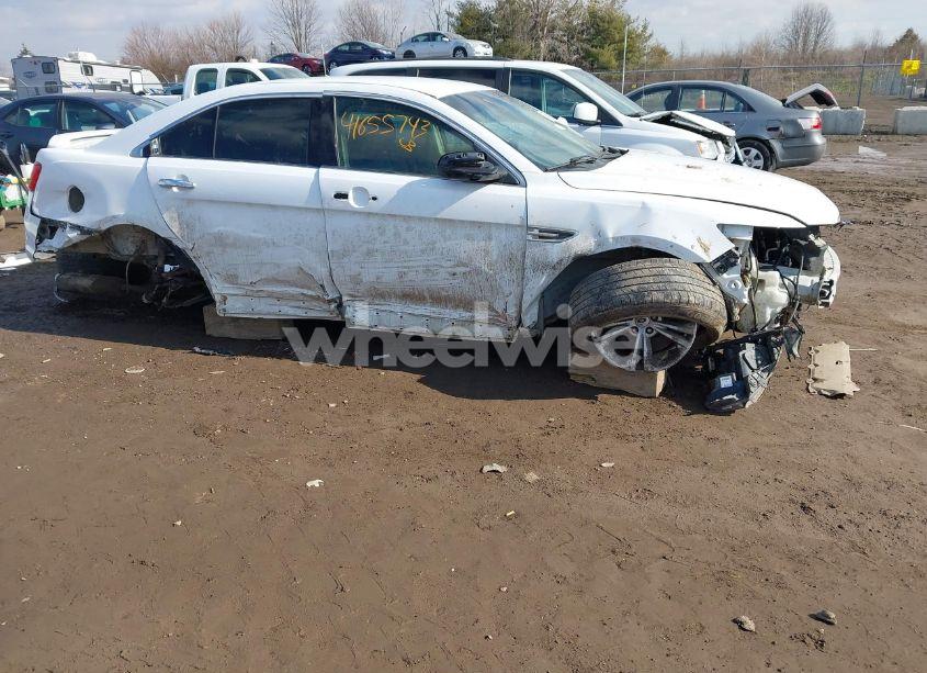 Photo 6 of 2016 Ford Taurus SE (VIN 1FAHP2D8XGG146830)