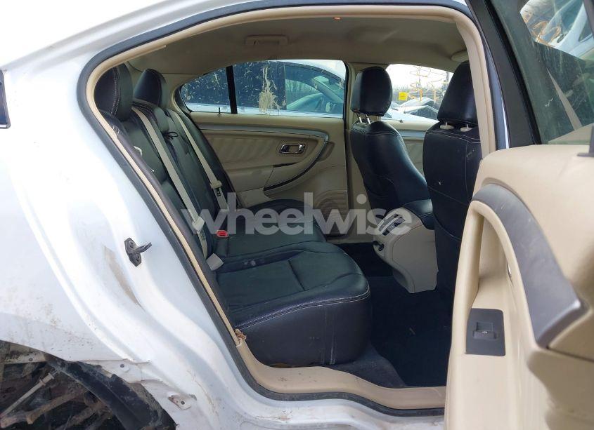 Photo 8 of 2016 Ford Taurus SE (VIN 1FAHP2D8XGG146830)