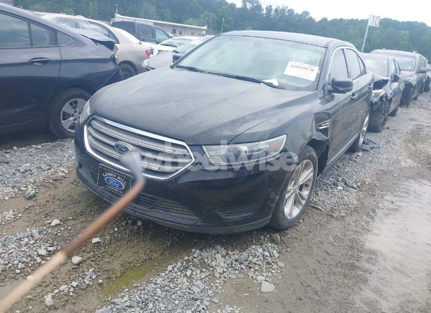 Photo 2 of 2017 Ford Taurus SE (VIN 1FAHP2D8XHG116437)