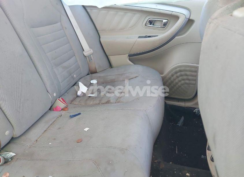 Photo 8 of 2017 Ford Taurus SE (VIN 1FAHP2D8XHG116437)