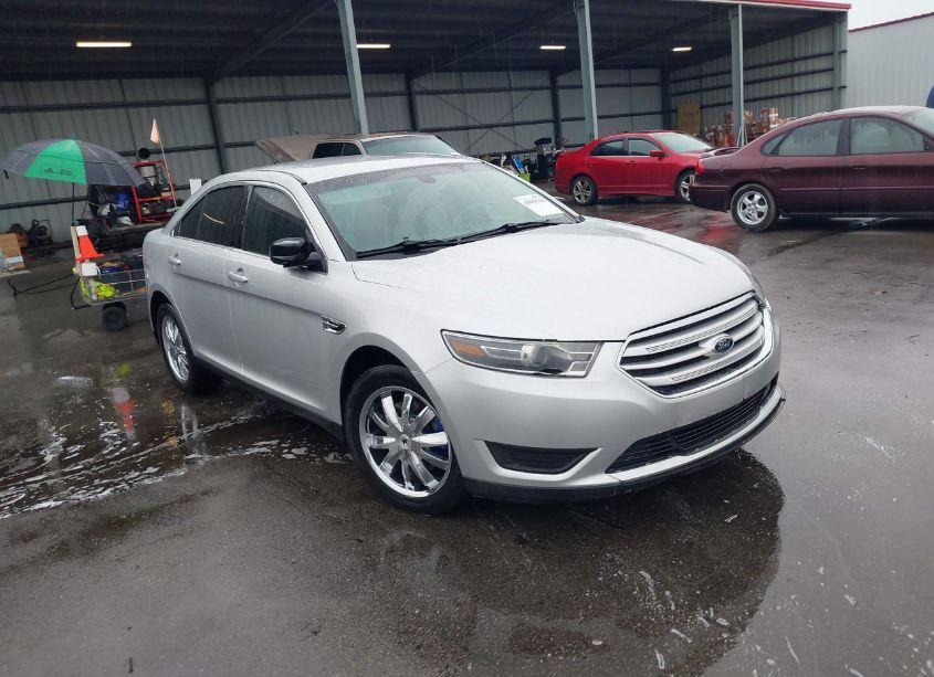2017 Ford Taurus SE (VIN 1FAHP2D8XHG124215) main photo
