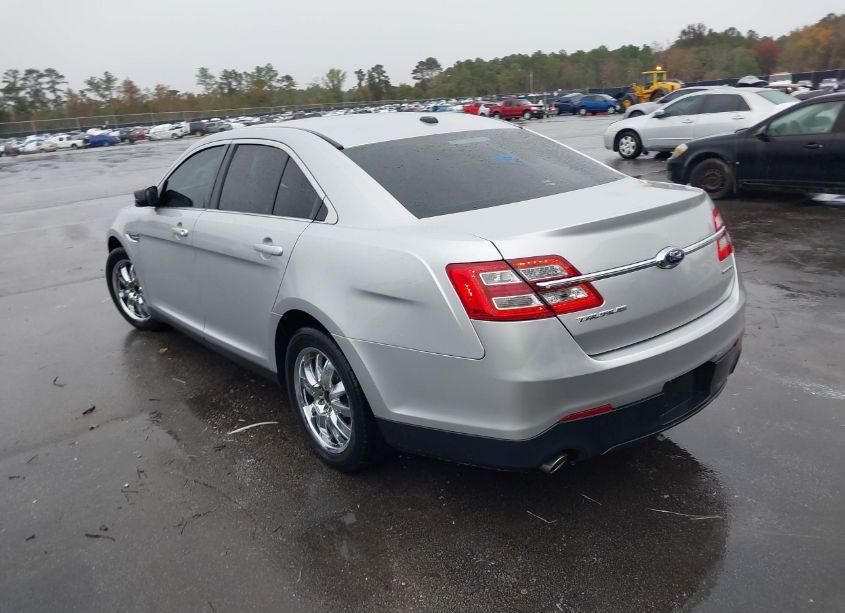 Photo 3 of 2017 Ford Taurus SE (VIN 1FAHP2D8XHG124215)