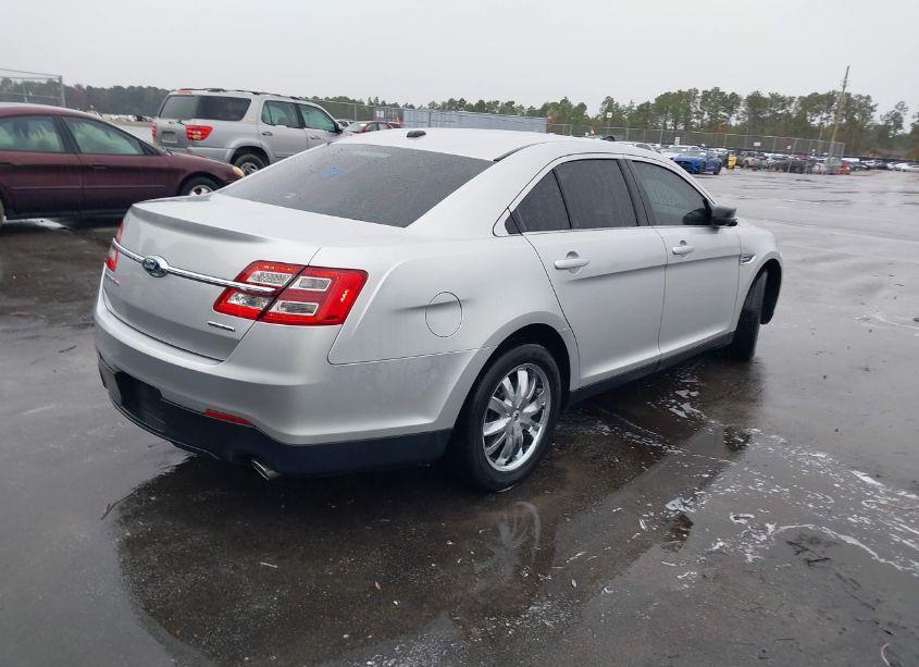 Photo 4 of 2017 Ford Taurus SE (VIN 1FAHP2D8XHG124215)