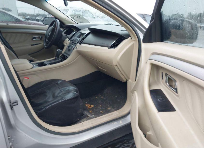 Photo 5 of 2017 Ford Taurus SE (VIN 1FAHP2D8XHG124215)