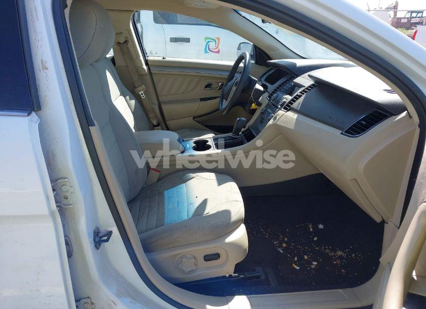 Photo 5 of 2019 Ford Taurus SE (VIN 1FAHP2D8XKG100973)