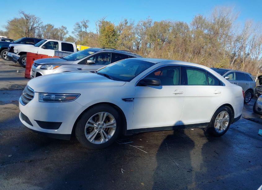 Photo 14 of 2015 Ford Taurus SE (VIN 1FAHP2D90FG149694)
