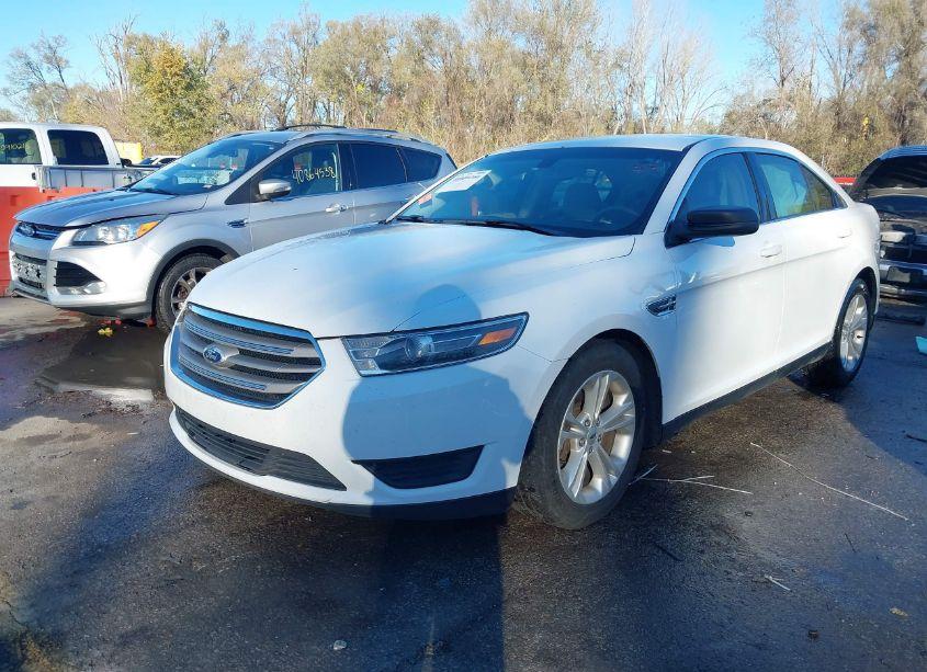 Photo 2 of 2015 Ford Taurus SE (VIN 1FAHP2D90FG149694)